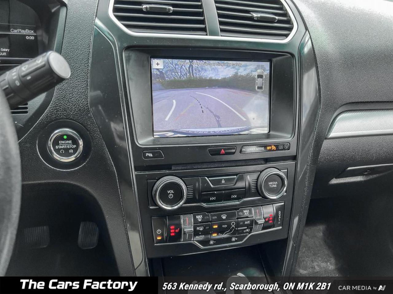 2017 Ford Explorer XLT 4WD LEATHER / ROOF / APPLE CARPLAY! - Photo #18