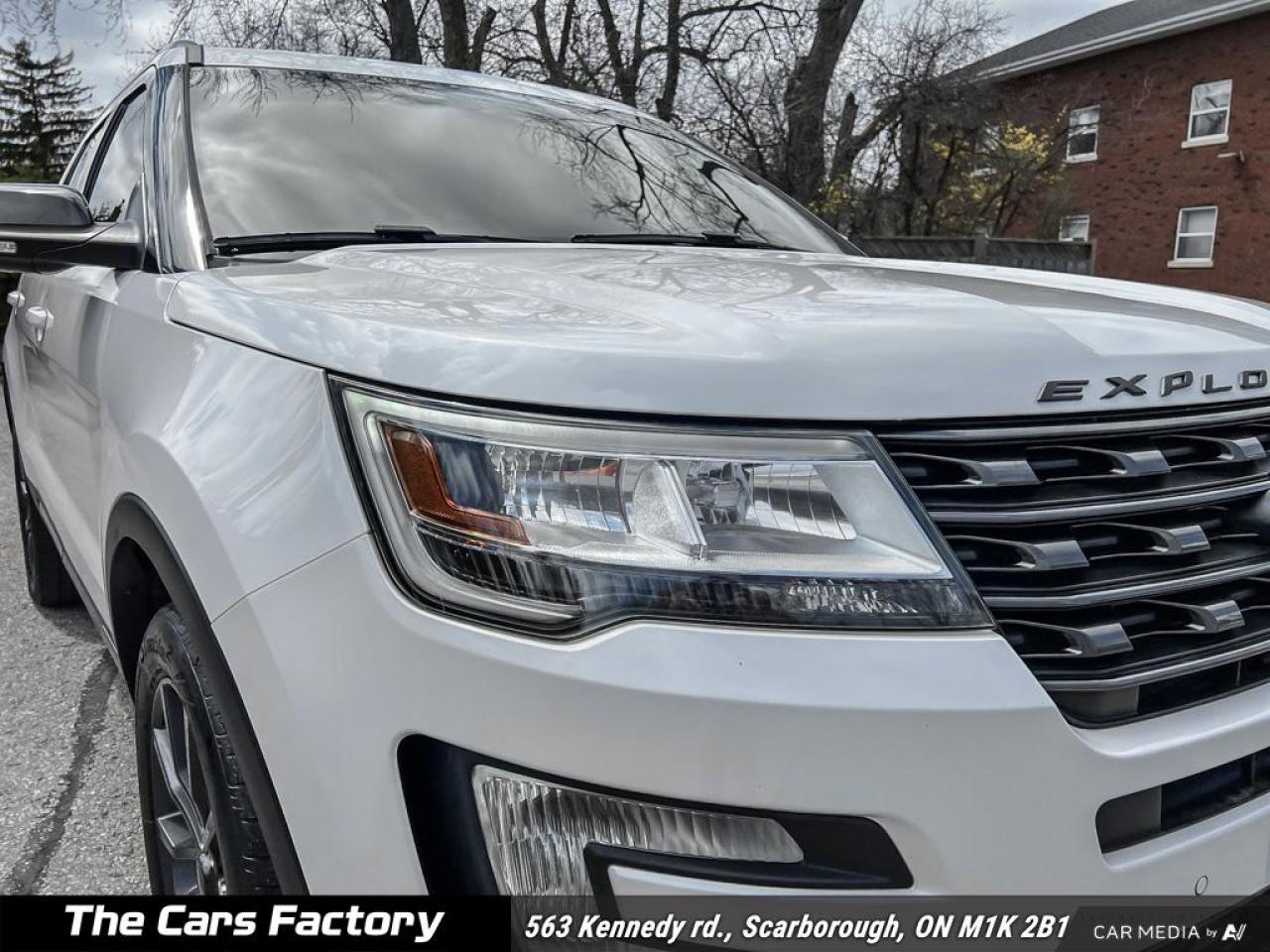 2017 Ford Explorer XLT 4WD LEATHER / ROOF / APPLE CARPLAY! - Photo #7