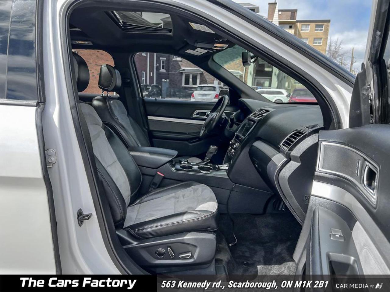 2017 Ford Explorer XLT 4WD LEATHER / ROOF / APPLE CARPLAY! - Photo #22
