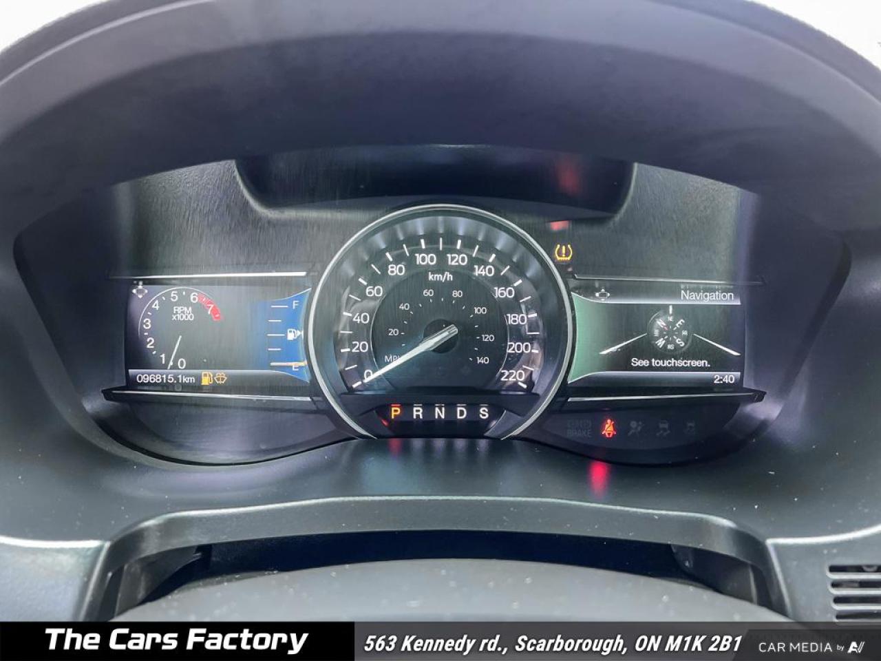 2017 Ford Explorer XLT 4WD LEATHER / ROOF / APPLE CARPLAY! - Photo #13