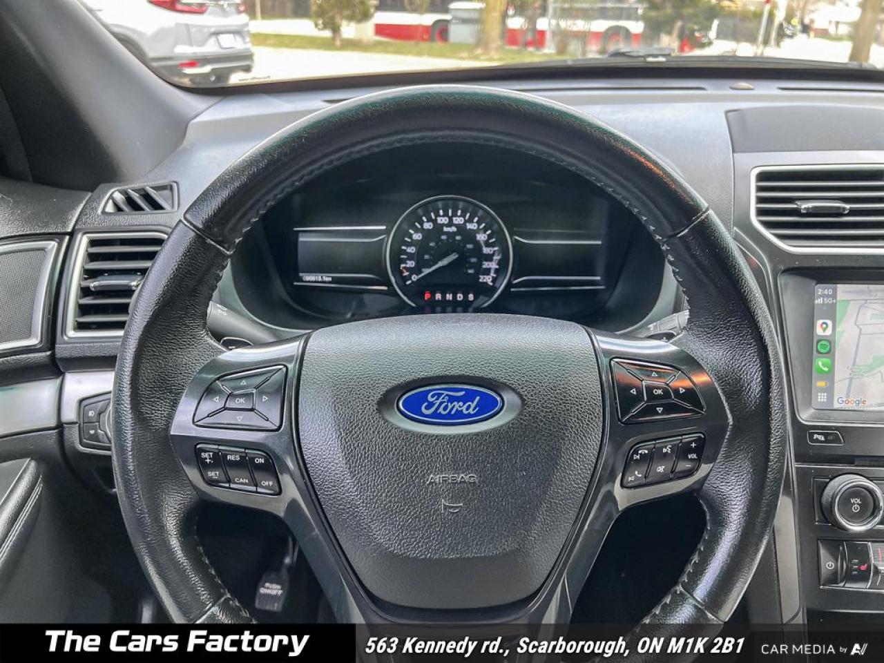 2017 Ford Explorer XLT 4WD LEATHER / ROOF / APPLE CARPLAY! - Photo #12