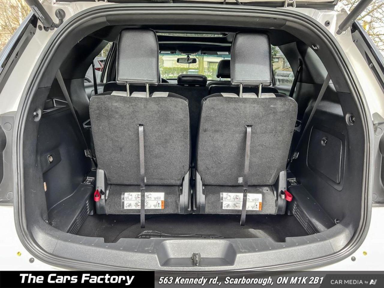 2017 Ford Explorer XLT 4WD LEATHER / ROOF / APPLE CARPLAY! - Photo #10