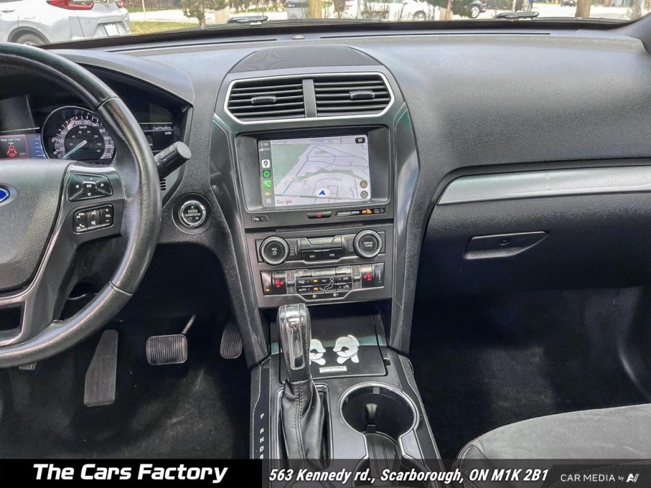 2017 Ford Explorer XLT 4WD LEATHER / ROOF / APPLE CARPLAY! - Photo #17