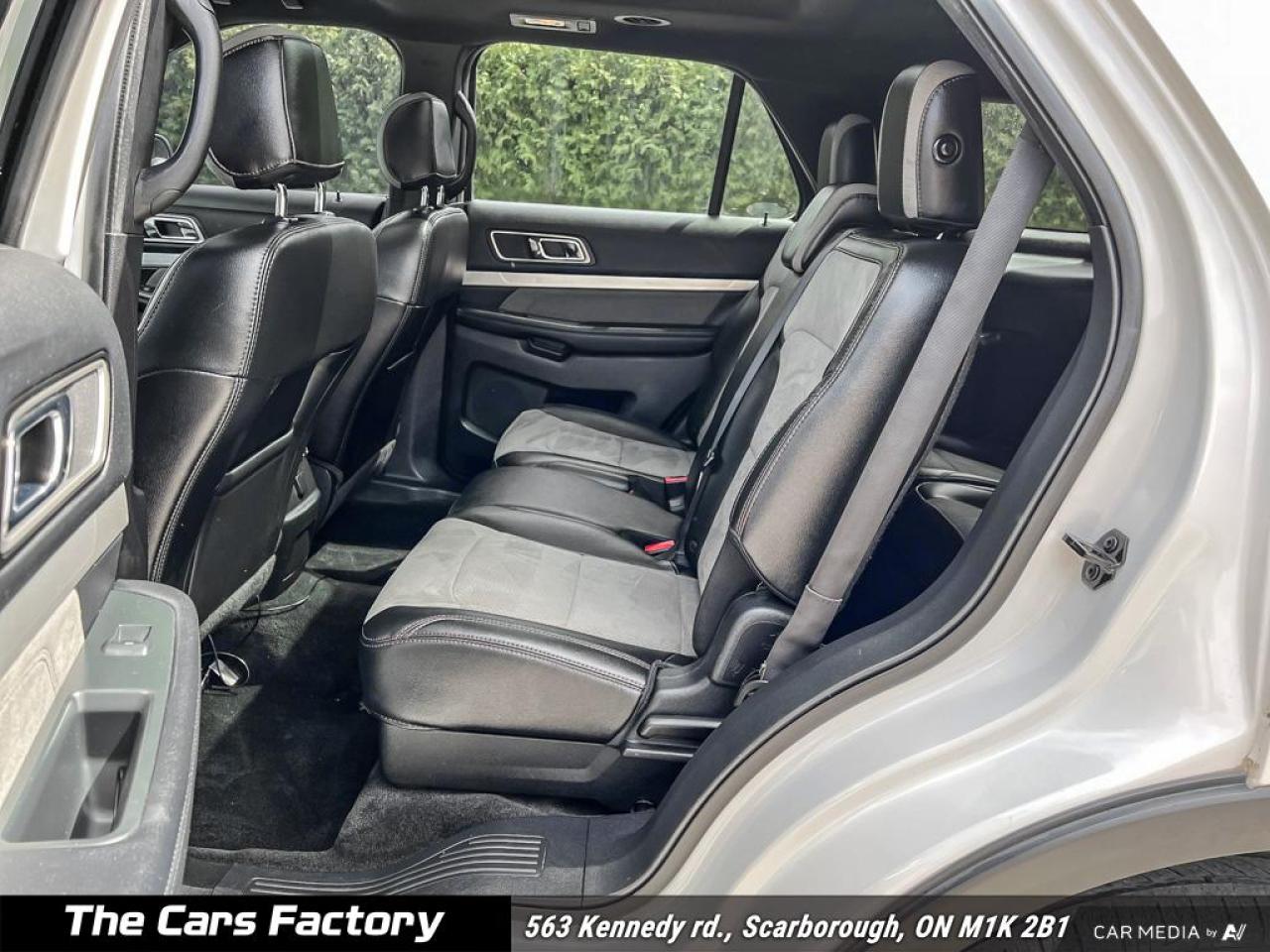 2017 Ford Explorer XLT 4WD LEATHER / ROOF / APPLE CARPLAY! - Photo #23