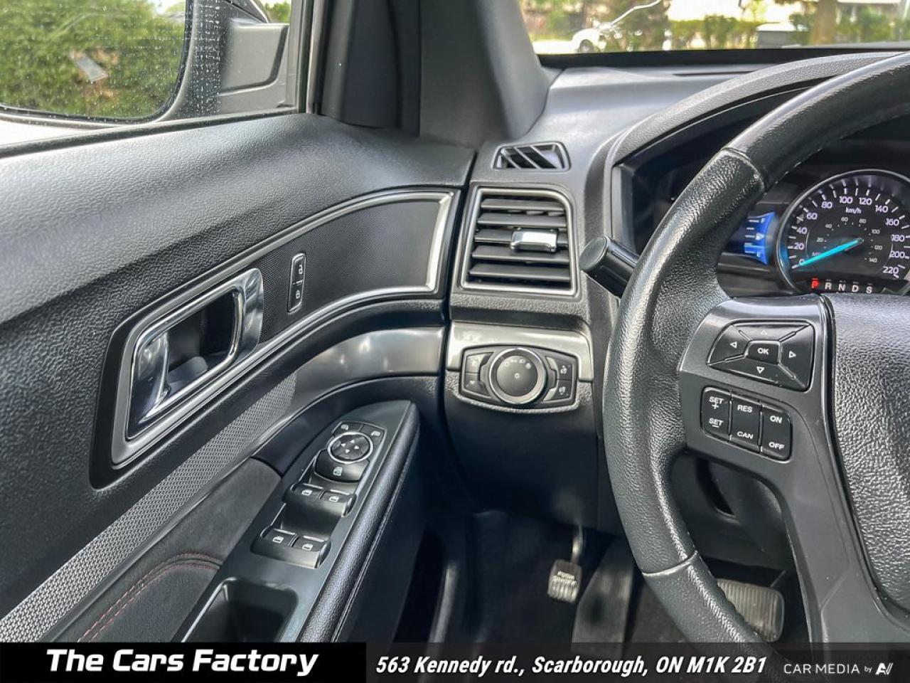 2019 Ford Explorer XLT 4WD Apple Carplay No Accident! - Photo #16