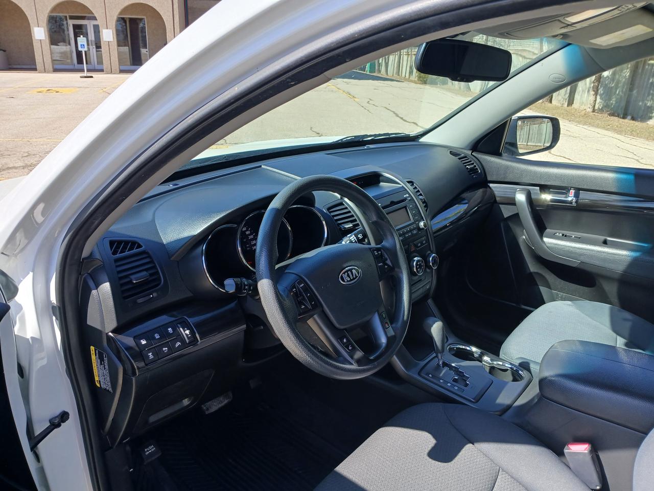 2013 Kia Sorento LX - Photo #11