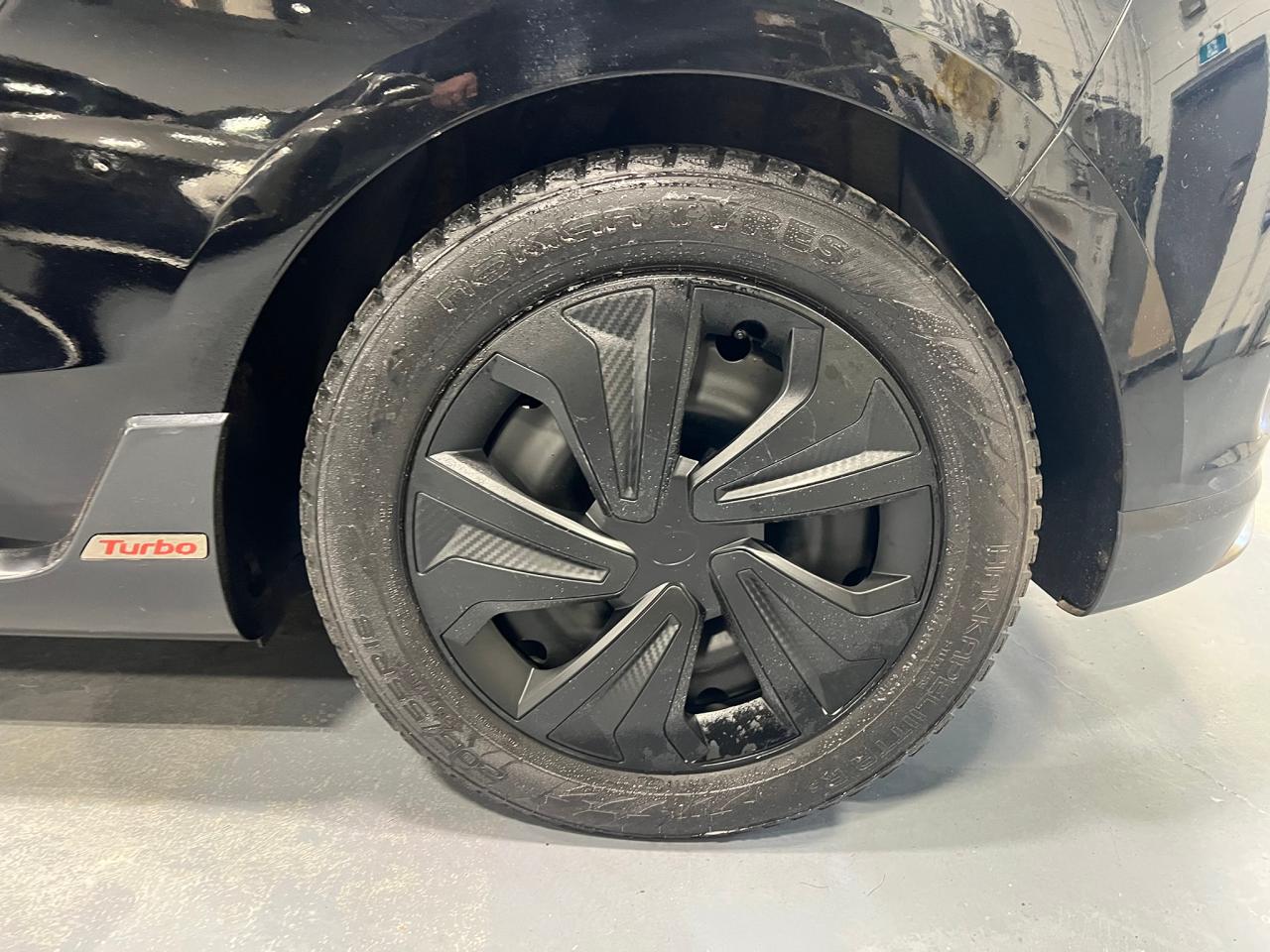 2019 Hyundai Veloster Turbo - Photo #10