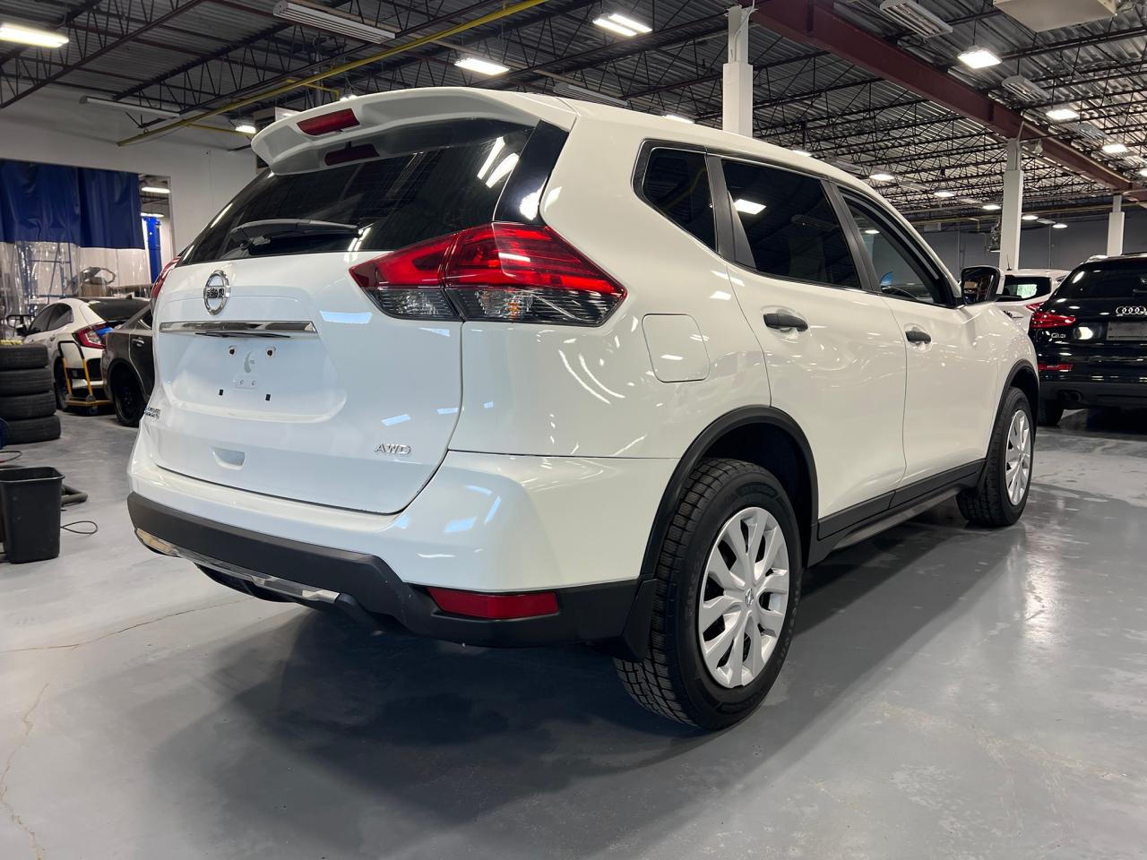 2017 Nissan Rogue S - Photo #5