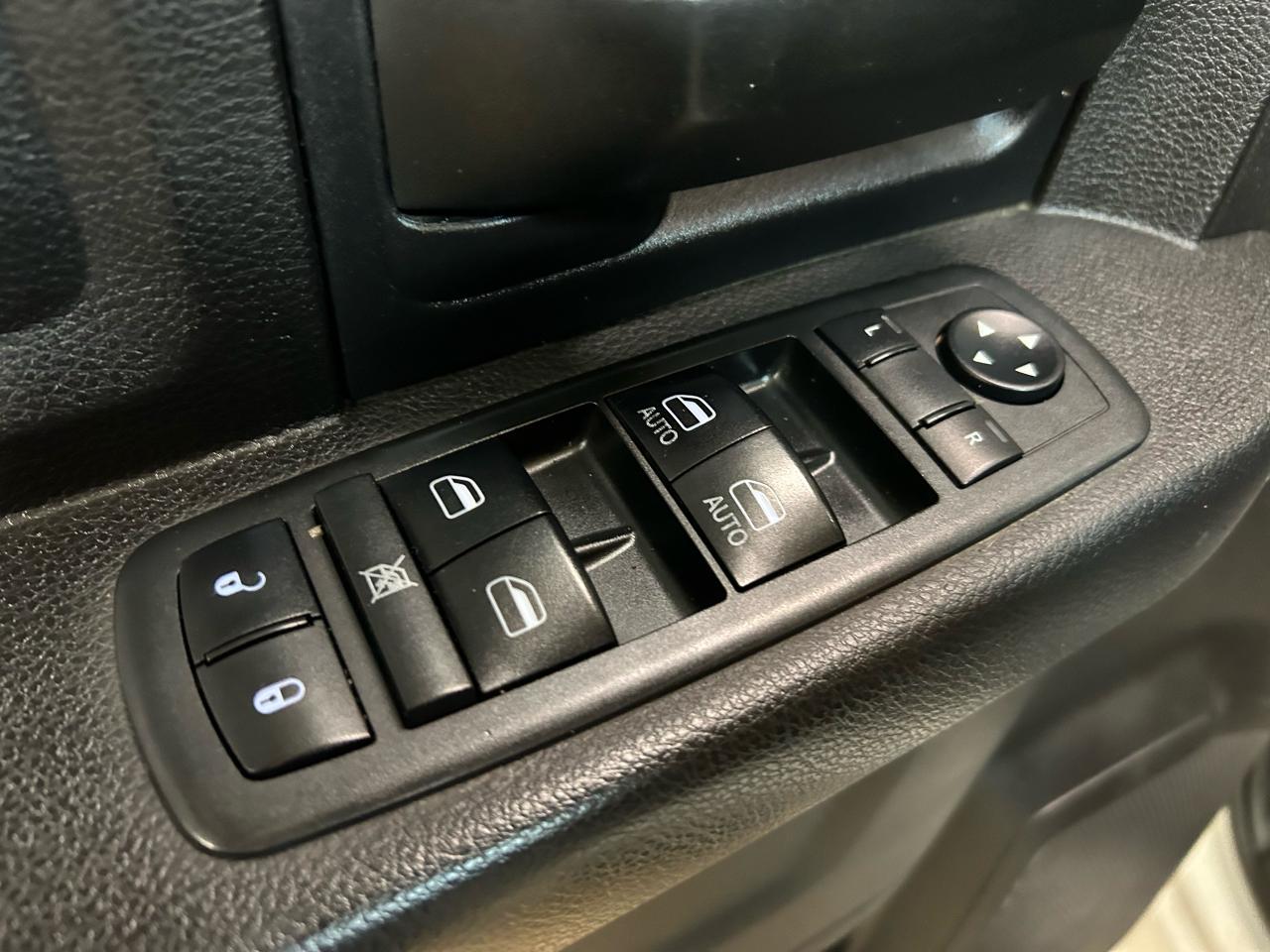 2018 RAM 2500 ST - Photo #13