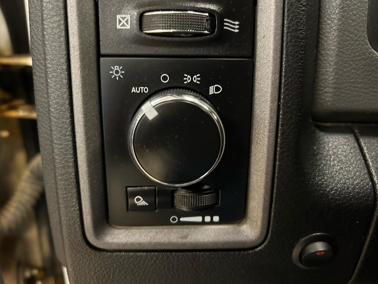 2018 RAM 2500 ST - Photo #12