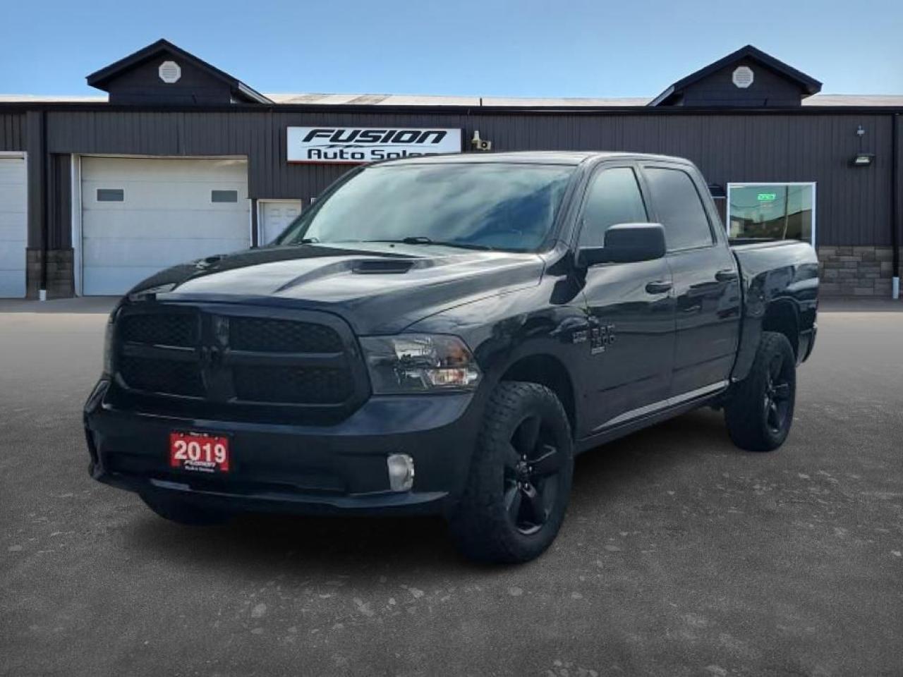 2019 RAM 1500 Classic EXPRESS 4X4 CREW CAB 5'7" BOX-EXHAUST-REAR CAMERA - Photo #1