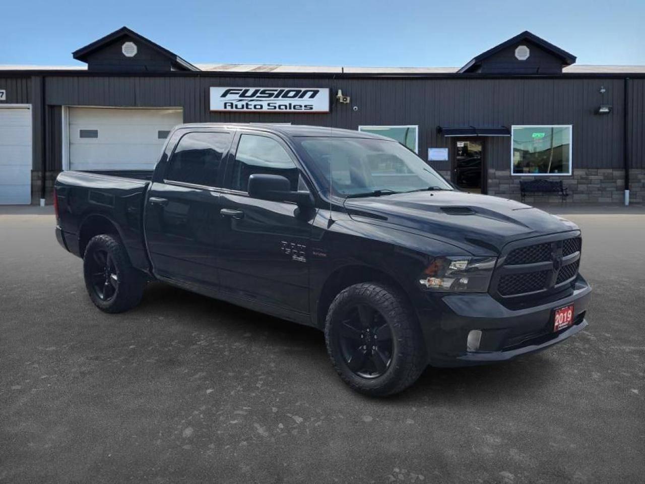 2019 RAM 1500 Classic EXPRESS 4X4 CREW CAB 5'7" BOX-EXHAUST-REAR CAMERA - Photo #6