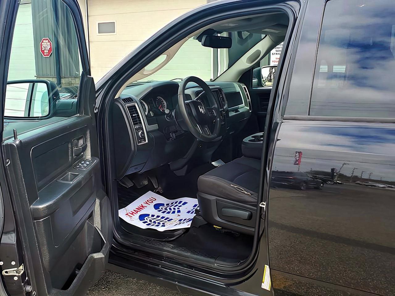 2019 RAM 1500 Classic EXPRESS 4X4 CREW CAB 5'7" BOX-EXHAUST-REAR CAMERA - Photo #9