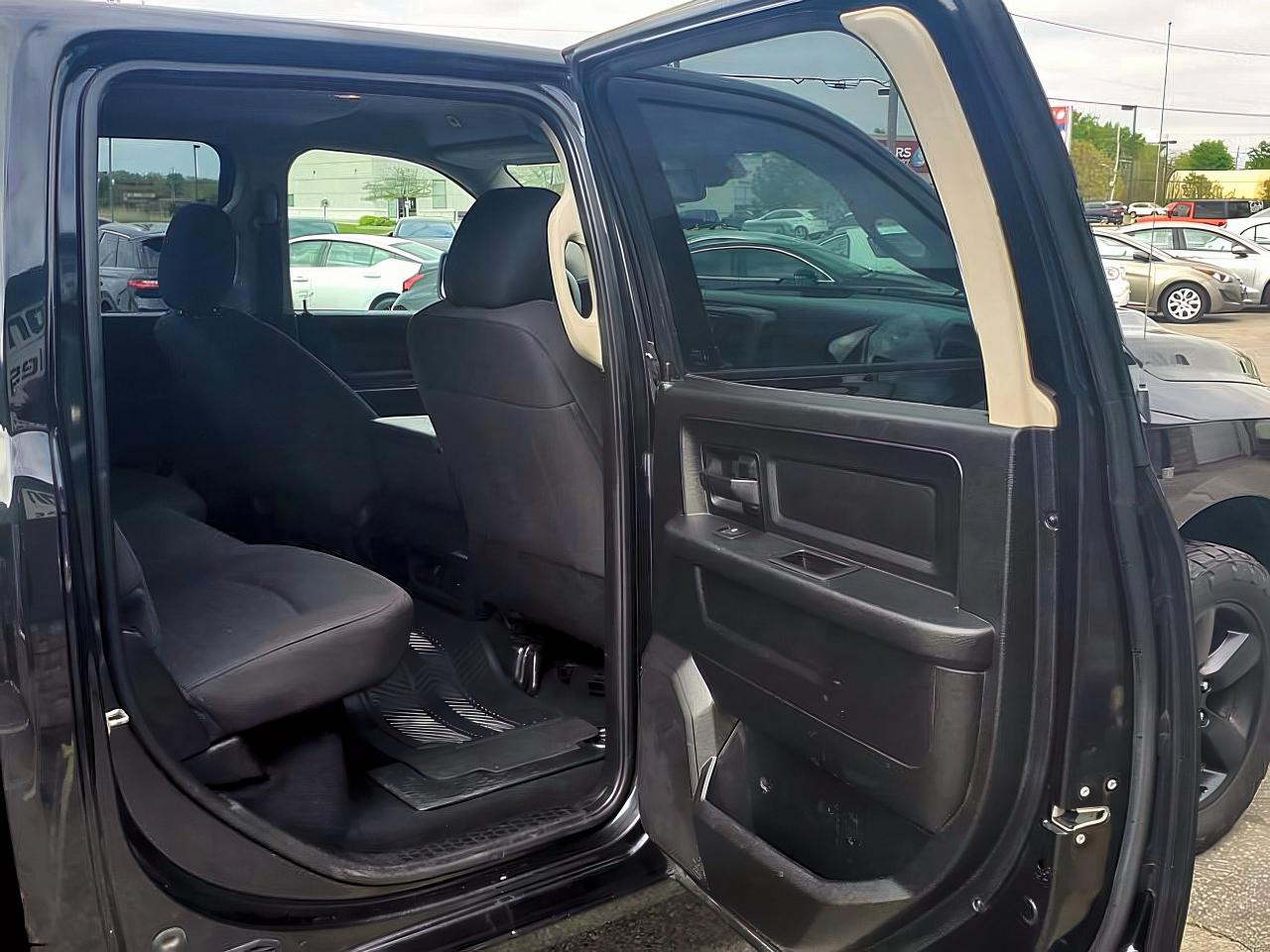 2019 RAM 1500 Classic EXPRESS 4X4 CREW CAB 5'7" BOX-EXHAUST-REAR CAMERA - Photo #15
