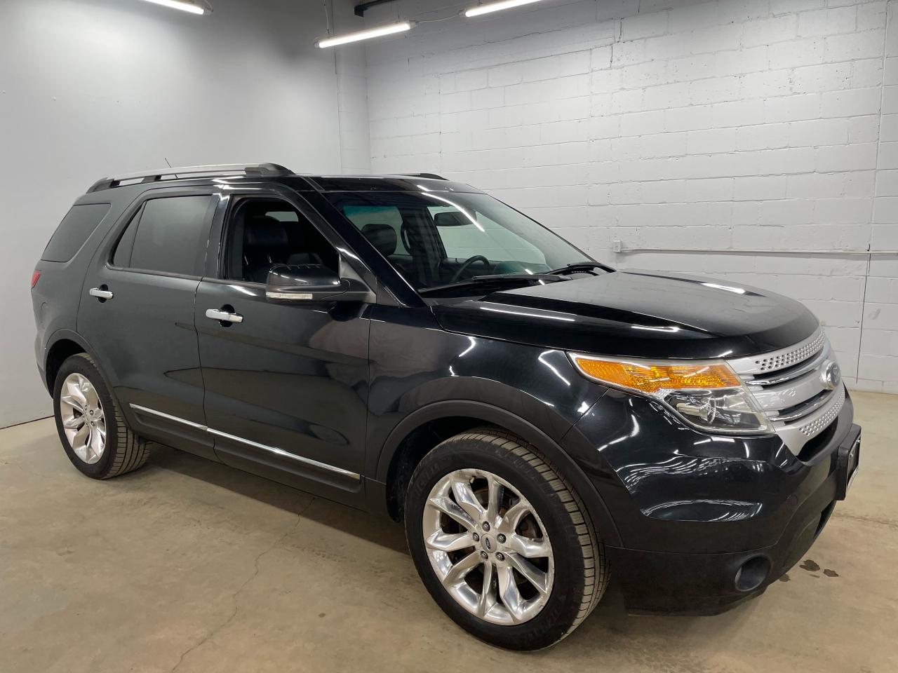 Used 2014 Ford Explorer XLT for sale in Guelph, ON