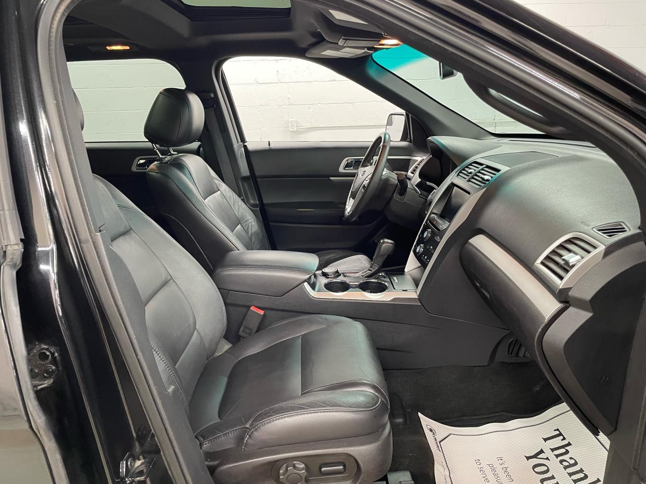 2014 Ford Explorer XLT Photo12