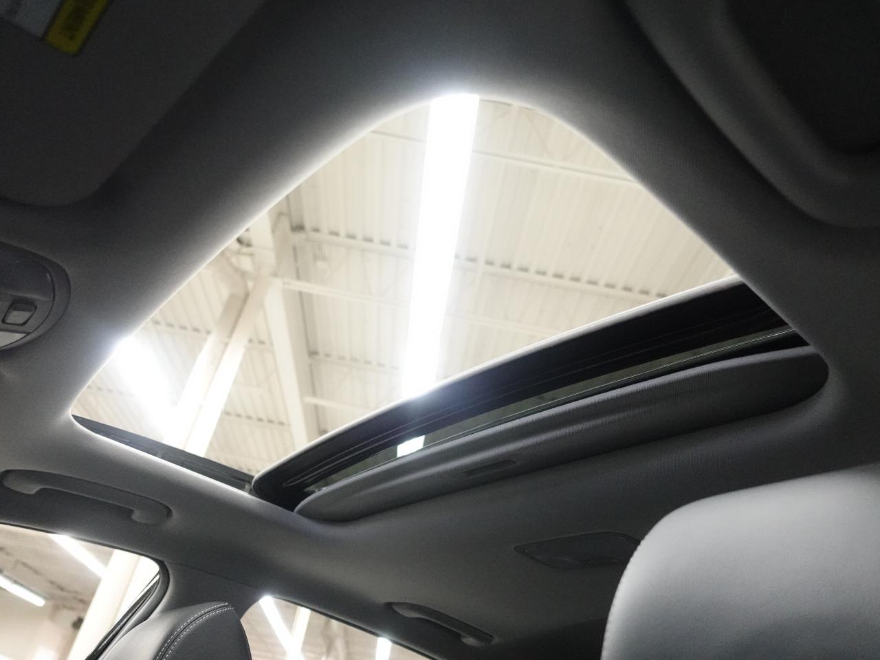 2021 Hyundai KONA LUXURY | AWD | Leather | Sunroof | BSM | CarPlay