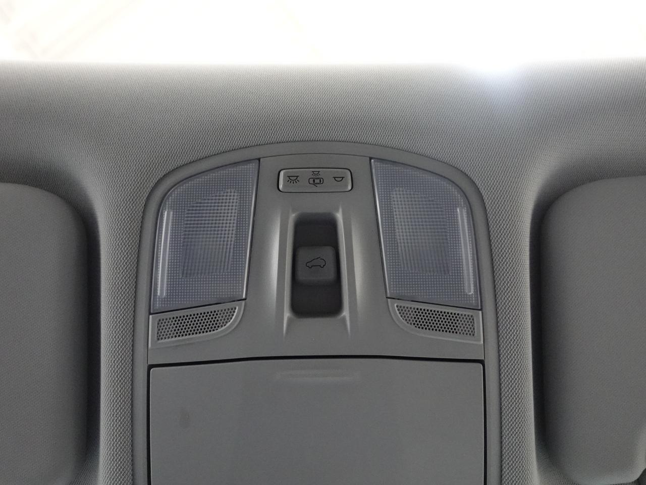 2021 Hyundai KONA LUXURY | AWD | Leather | Sunroof | BSM | CarPlay