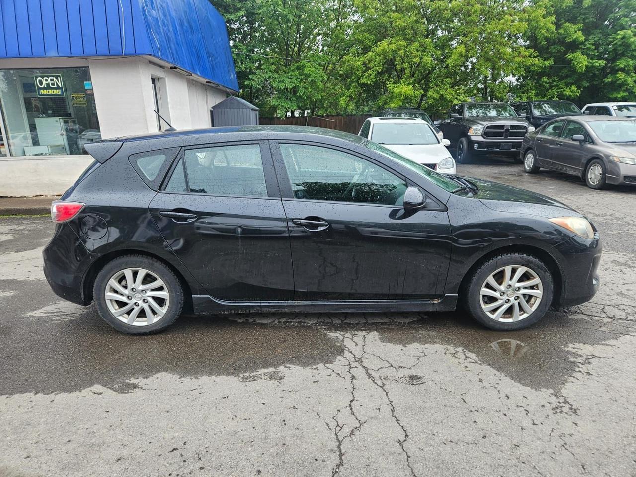 2012 Mazda MAZDA3 4dr HB Sport Man GS-SKY Photo