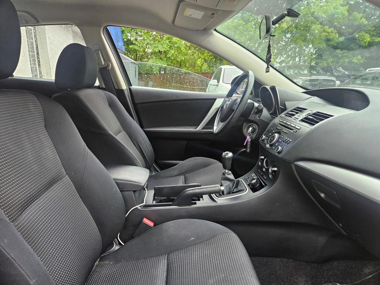 2012 Mazda MAZDA3 4dr HB Sport Man GS-SKY Photo