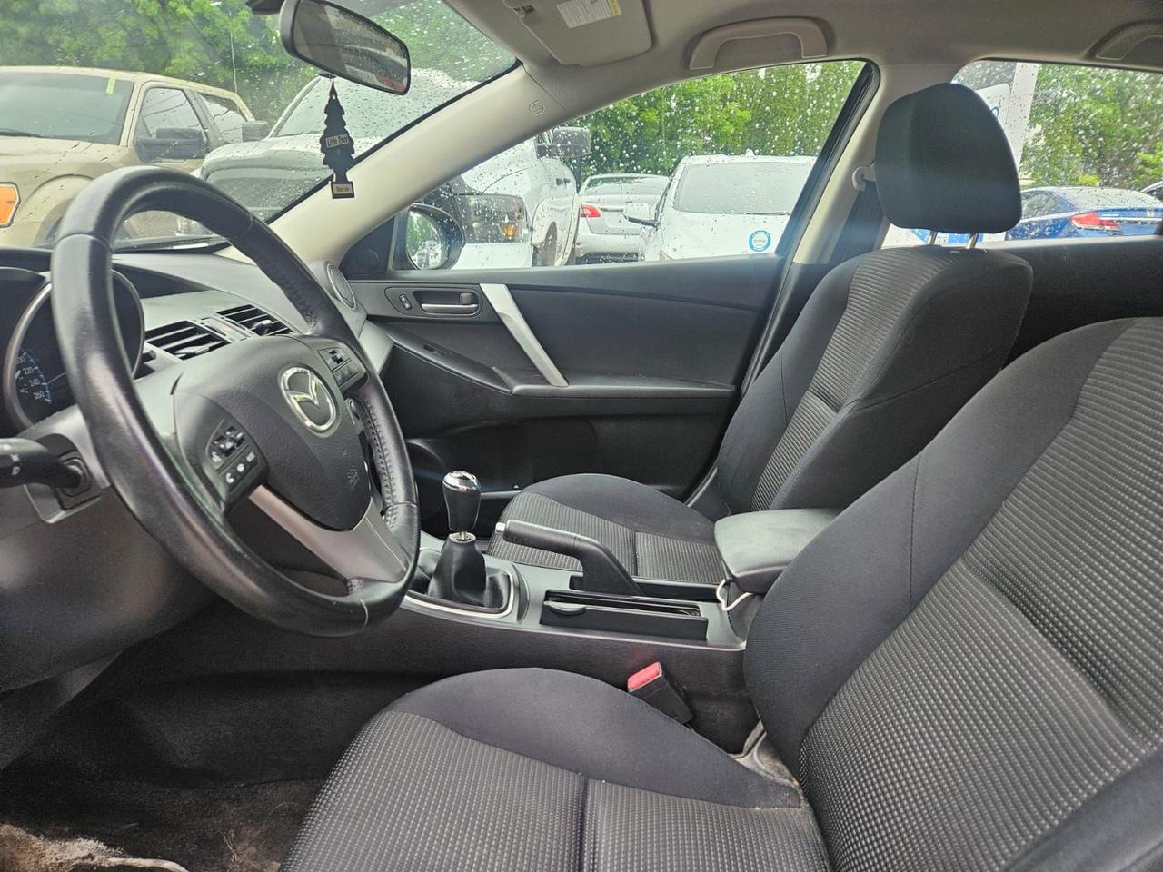 2012 Mazda MAZDA3 4dr HB Sport Man GS-SKY Photo