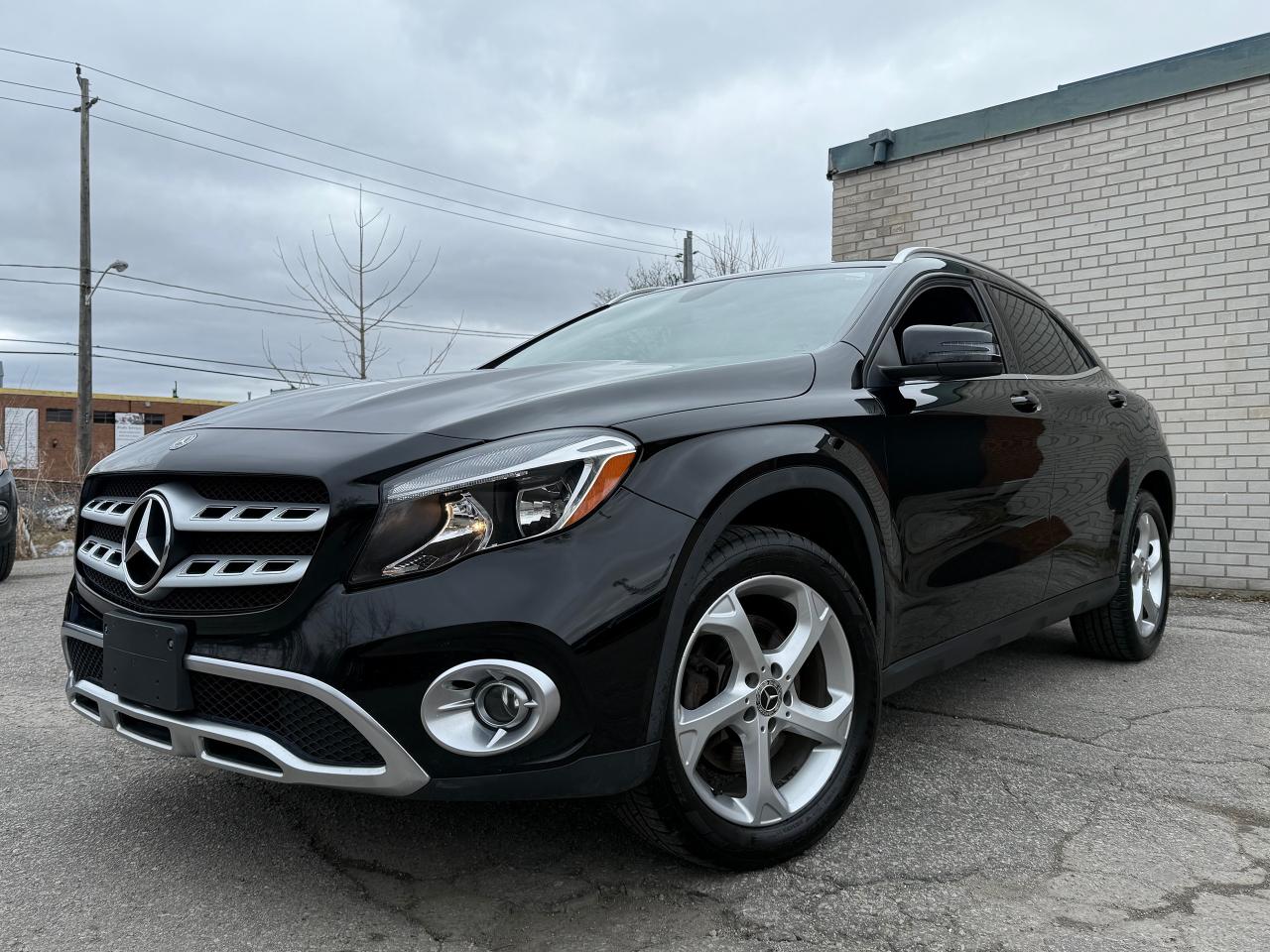 2018 Mercedes-Benz GLA 250 4 MATIC *SAFETY INCL*CLEAN CARFAX* - Photo #2