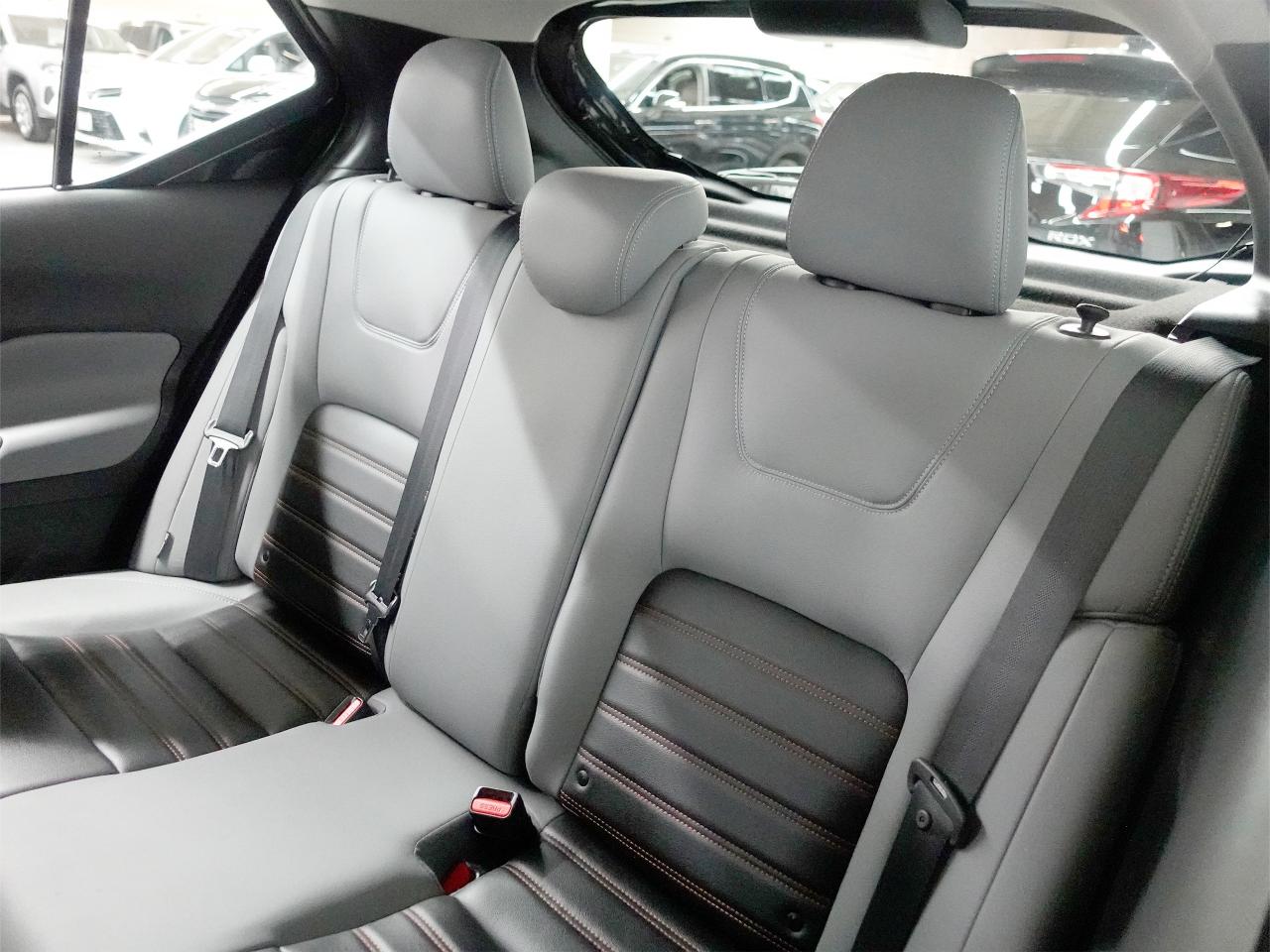 2021 Nissan Kicks SR | Leather | ACC | BSM | Heated Seats | CarPlay