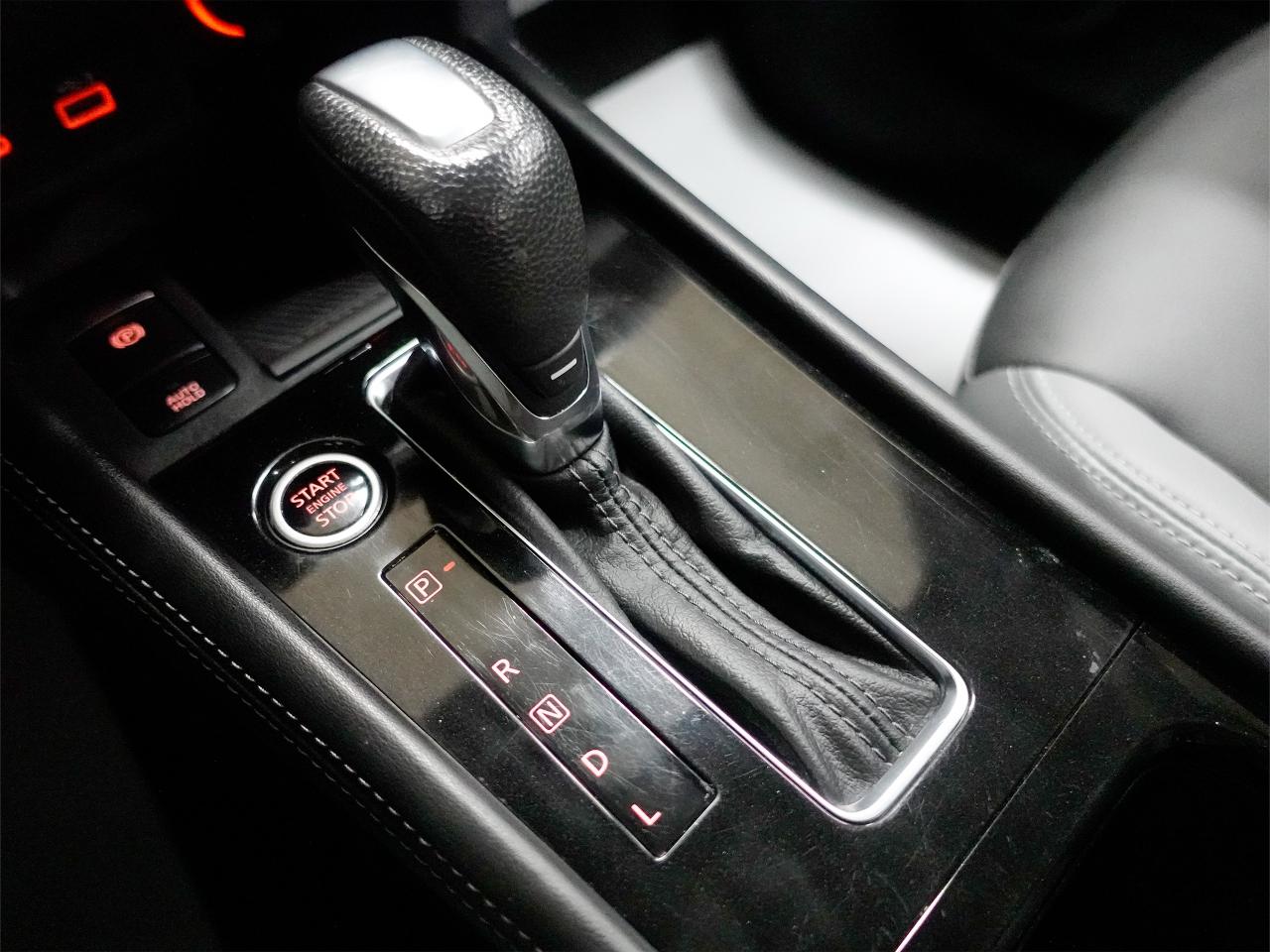 2021 Nissan Kicks SR | Leather | ACC | BSM | Heated Seats | CarPlay