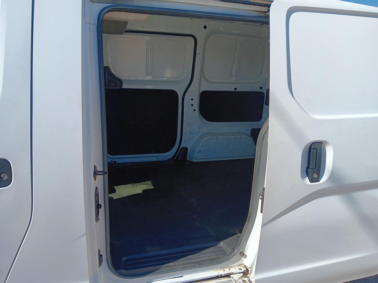 2018 Nissan NV200 SV, Automatic, BU Cam - Photo #17