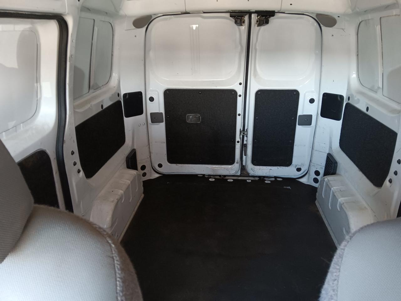 2018 Nissan NV200 SV, Automatic, BU Cam - Photo #16