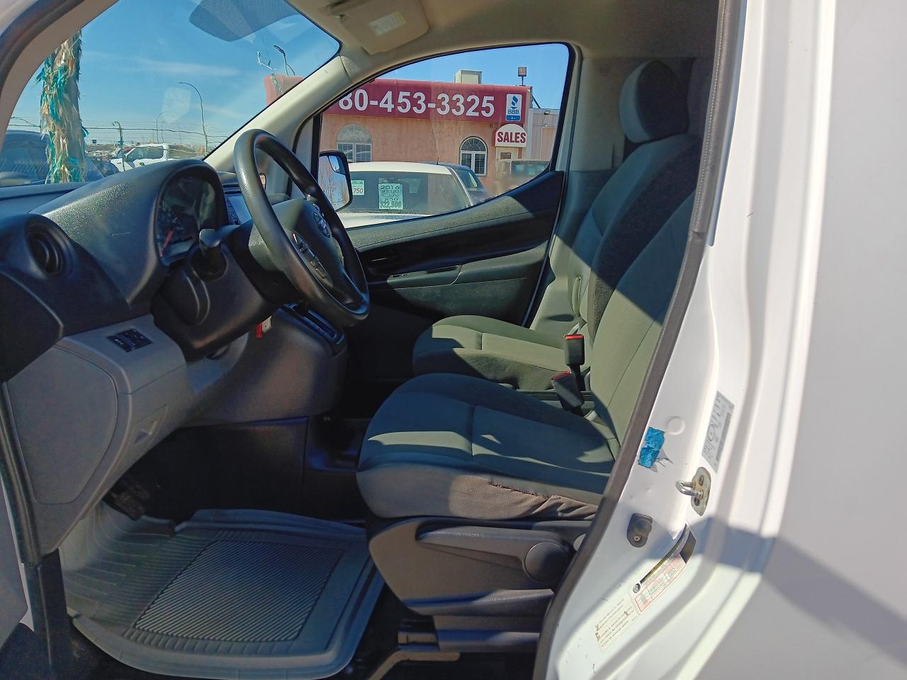 2018 Nissan NV200 SV, Automatic, BU Cam - Photo #11