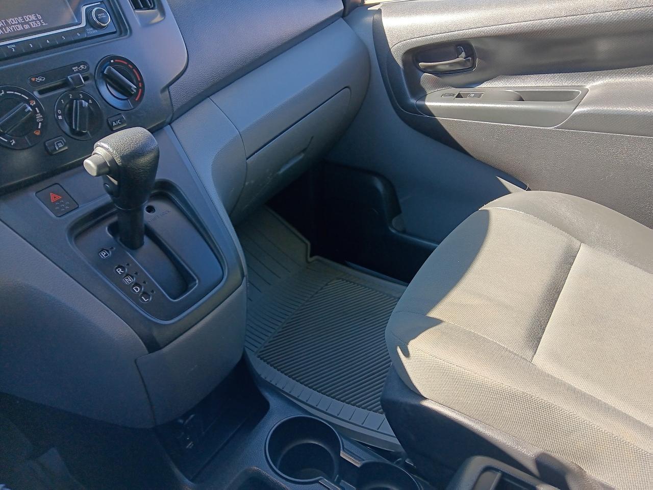 2018 Nissan NV200 SV, Automatic, BU Cam - Photo #15