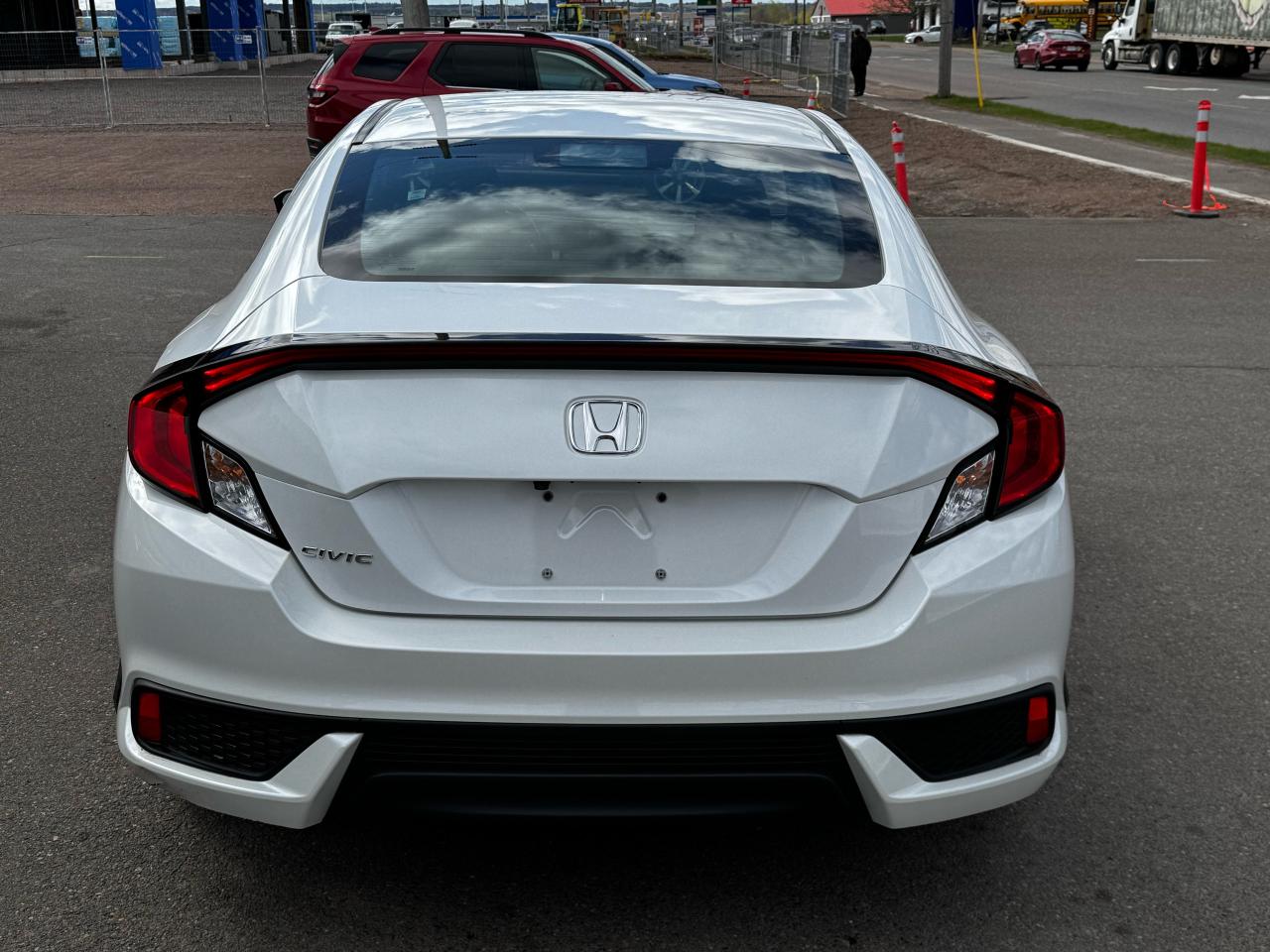 2020 Honda Civic Coupe LX Photo