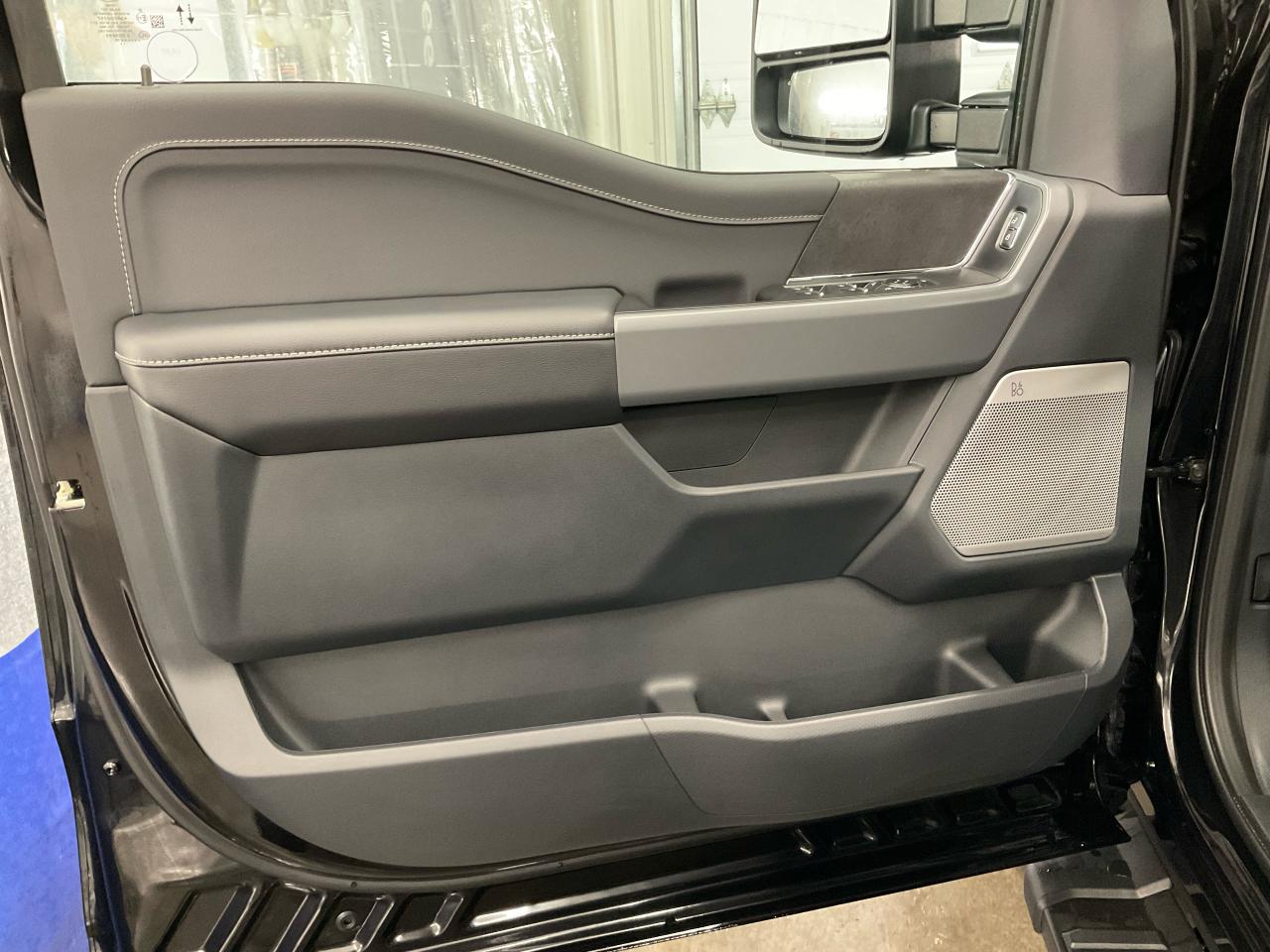2025 Ford F-150 XLT Photo5