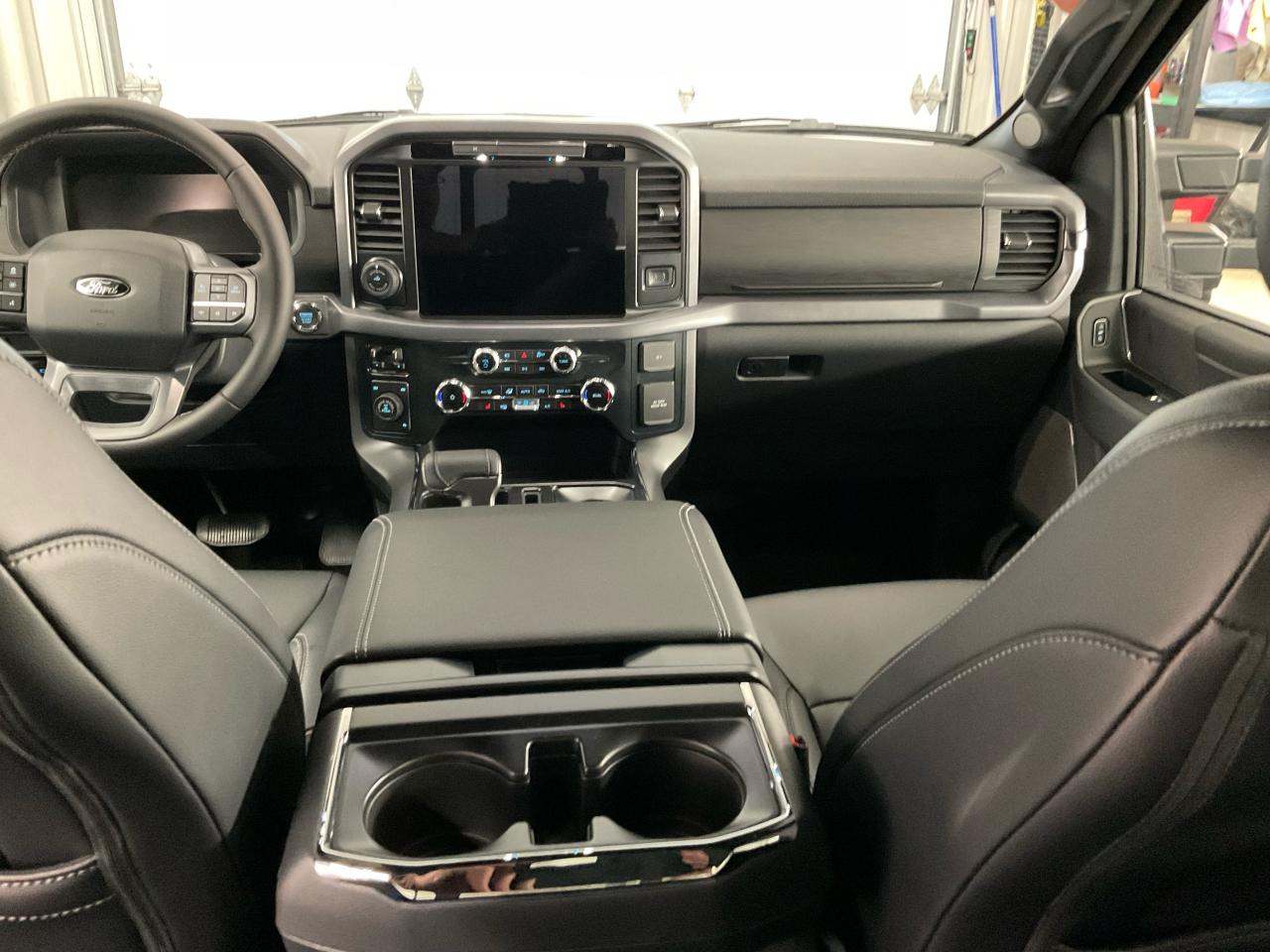 2025 Ford F-150 XLT Photo5