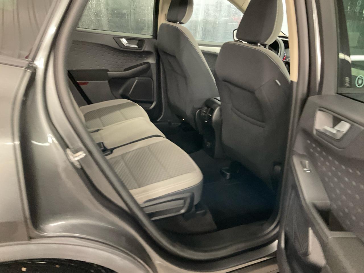 2020 Ford Escape SE Photo5