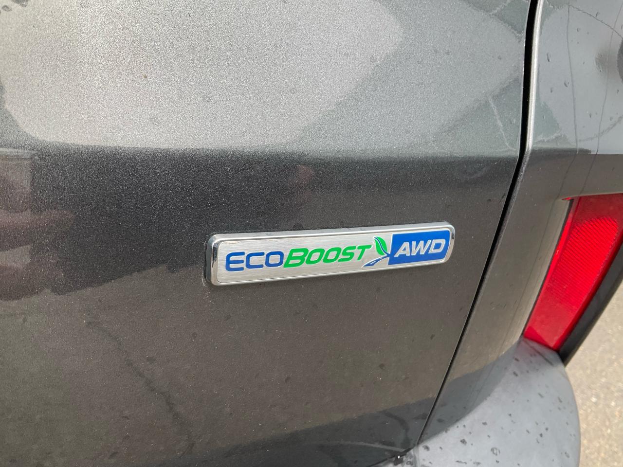 2020 Ford Escape SE Photo5