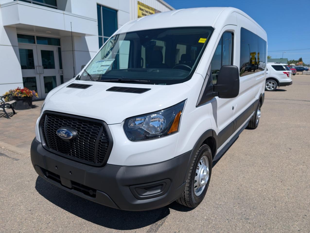 2025 Ford Transit Passenger Wagon XL Photo
