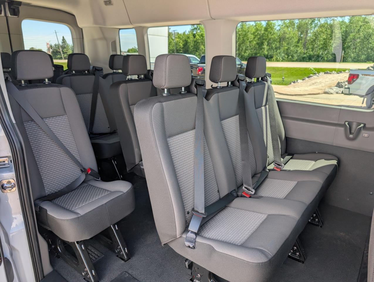 2025 Ford Transit Passenger Wagon XL Photo5