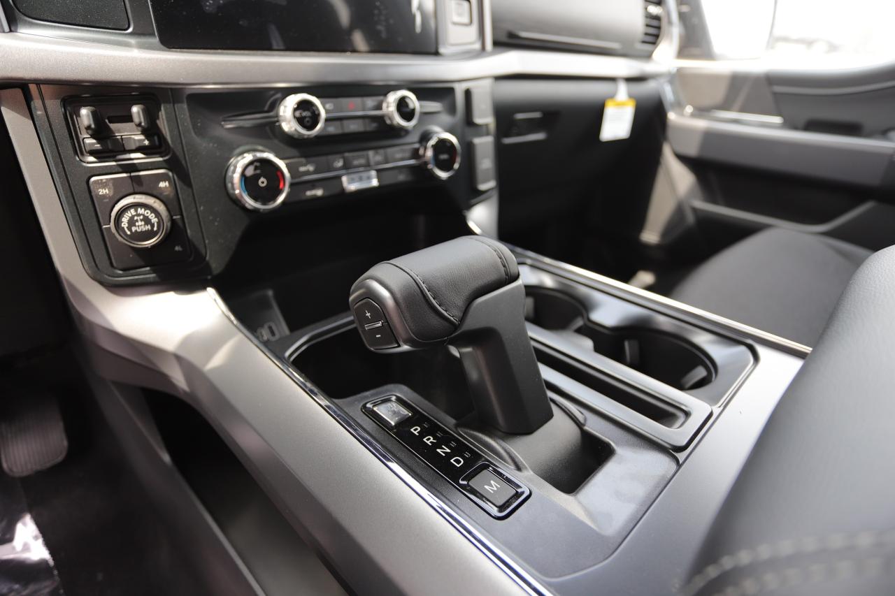 2025 Ford F-150 XLT 4WD SuperCrew 5.5' Box Photo5