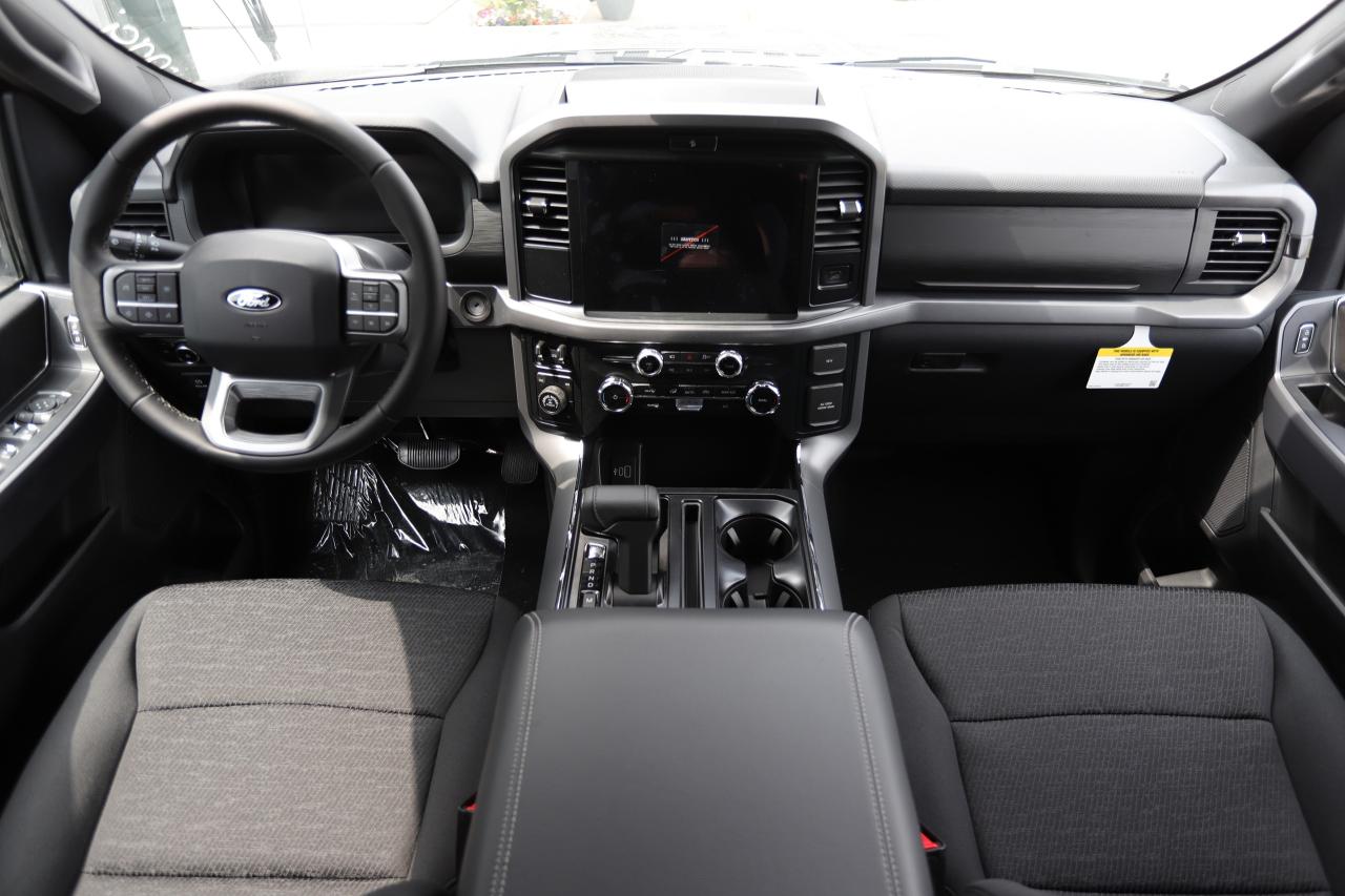 2025 Ford F-150 XLT 4WD SuperCrew 5.5' Box Photo5