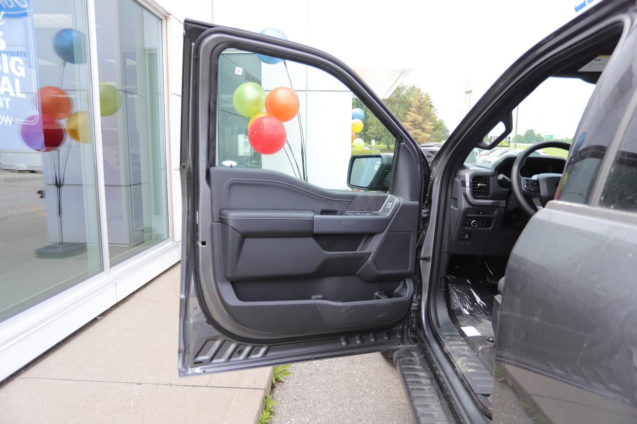 2025 Ford F-150 XLT 4WD SuperCrew 5.5' Box Photo5