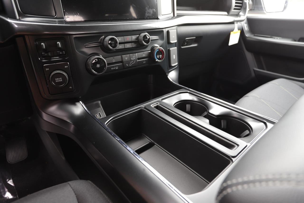 2025 Ford F-150 STX 4WD SuperCrew 5.5' Box Photo