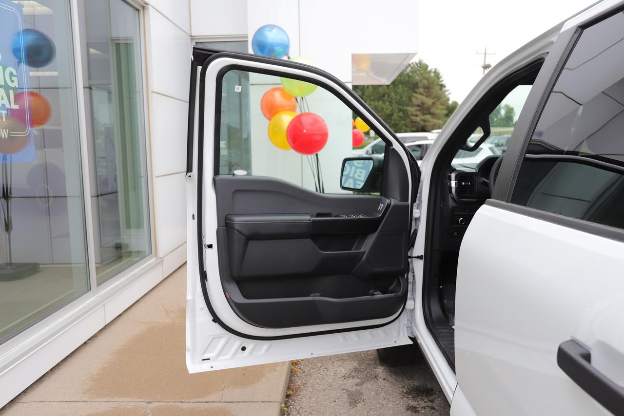 2025 Ford F-150 STX 4WD SuperCrew 5.5' Box Photo