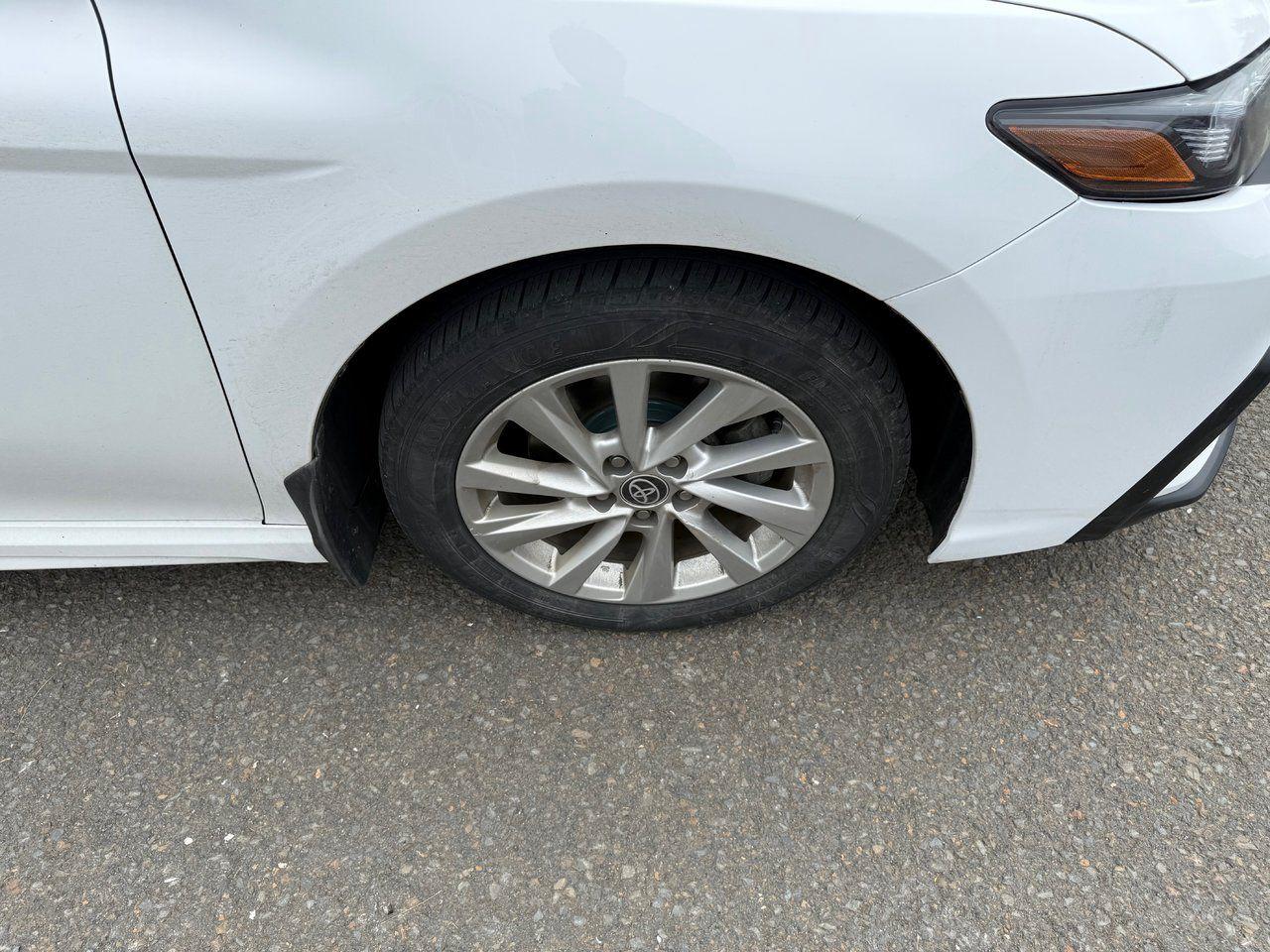 2023 Toyota Camry SE Photo3