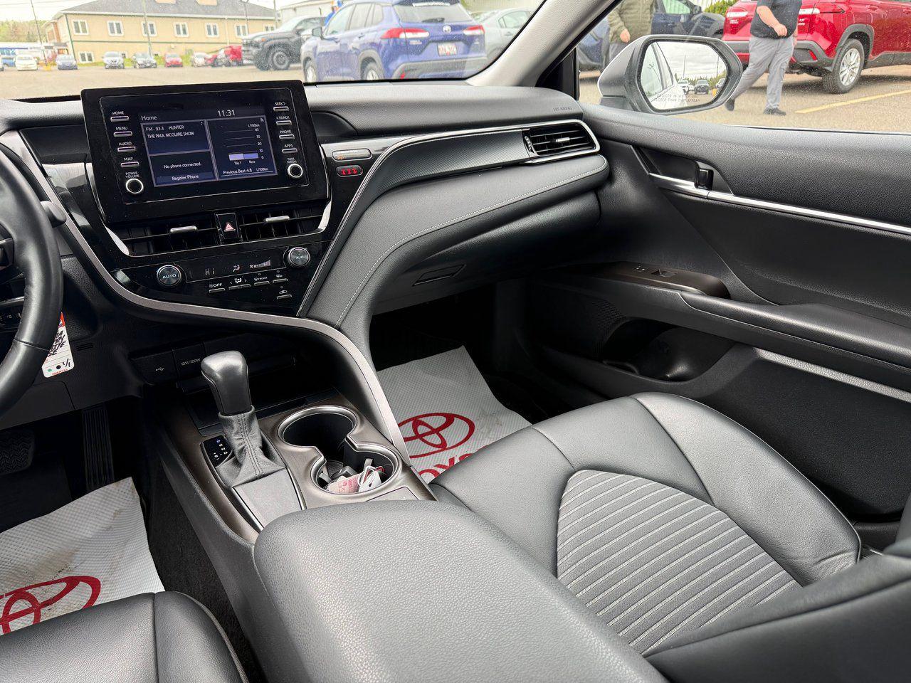 2023 Toyota Camry SE Photo