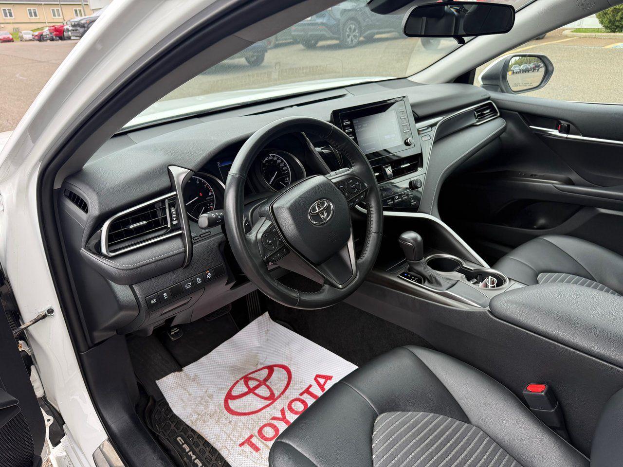2023 Toyota Camry SE Photo