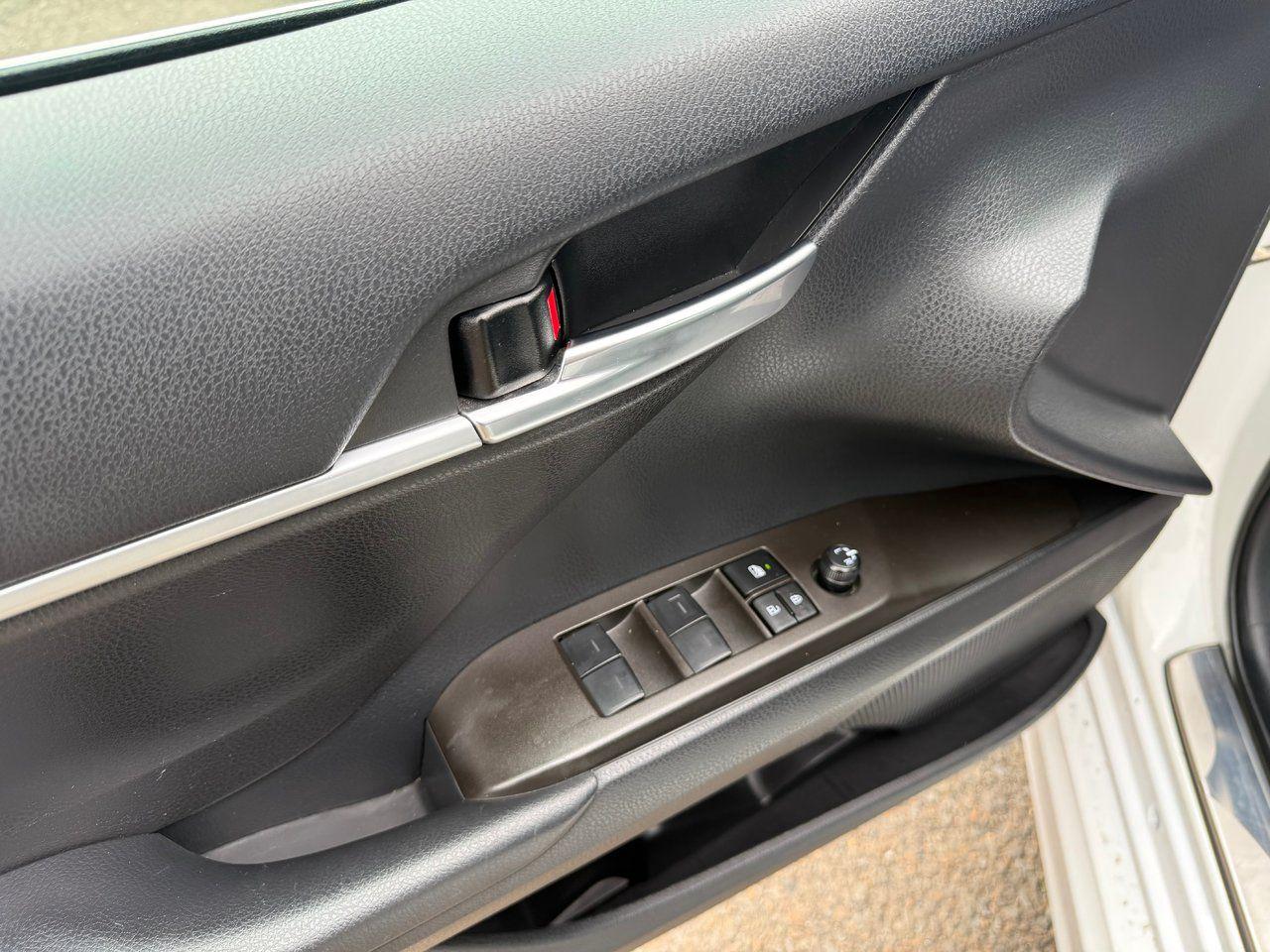 2023 Toyota Camry SE Photo
