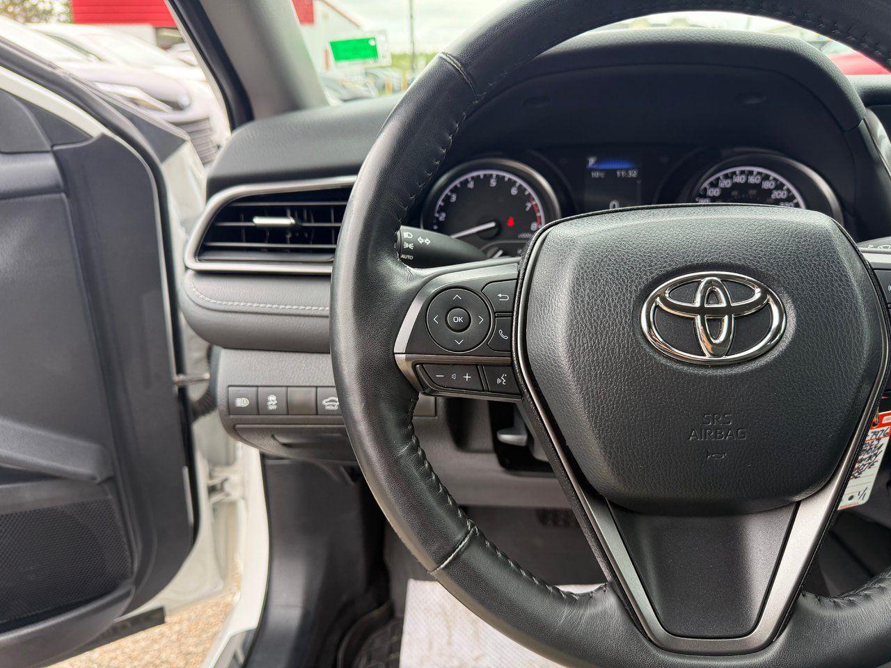 2023 Toyota Camry SE Photo