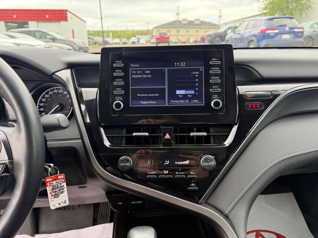 2023 Toyota Camry SE Photo